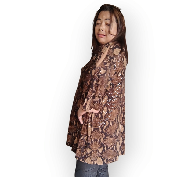 Susan Graver Susan Graver Brown Animal Print Sequin Top LX - 2X - Picture 7 of 11